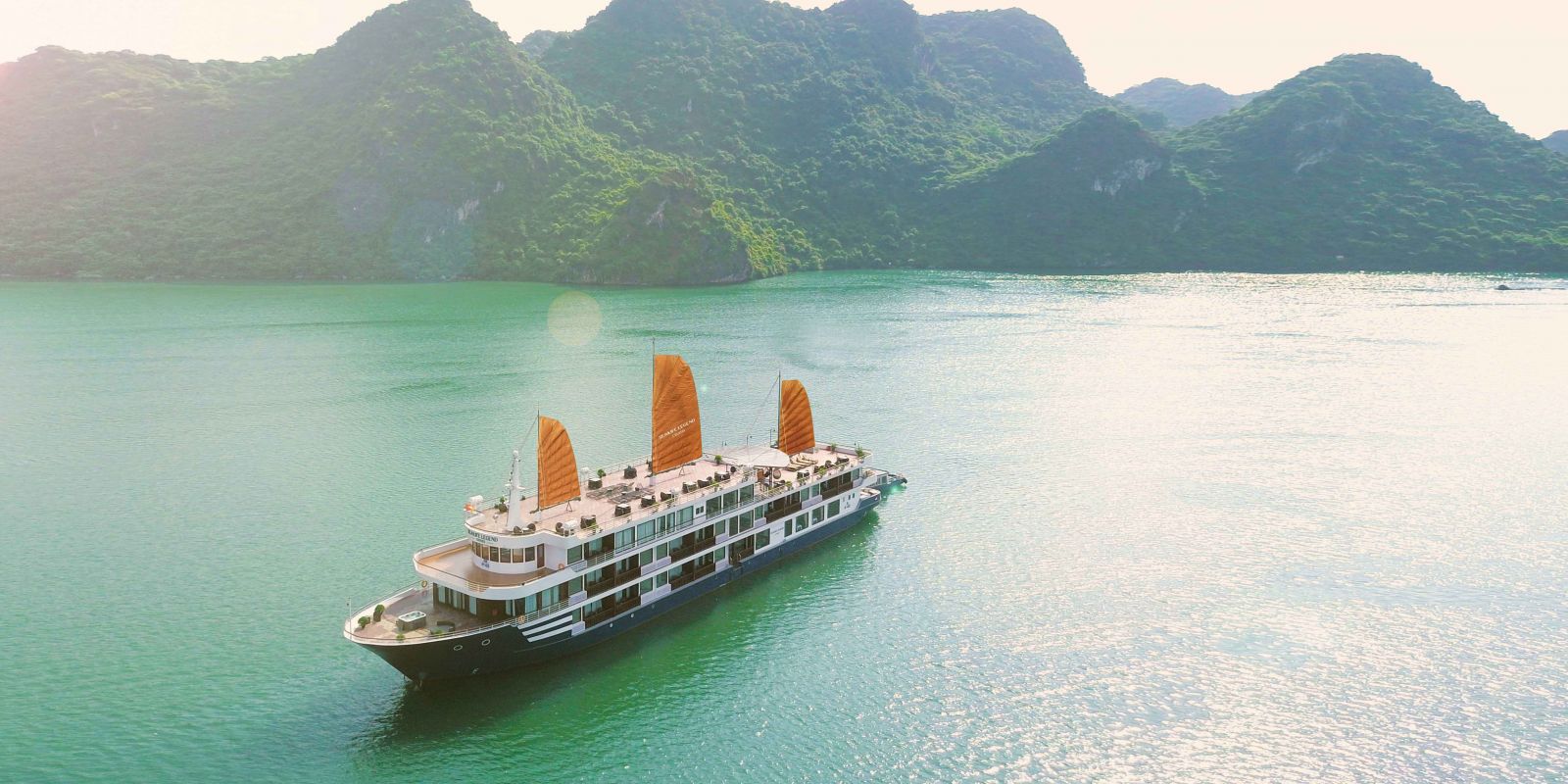 Explore the gorgeous Halong Bay, with Sealife Legend cruise